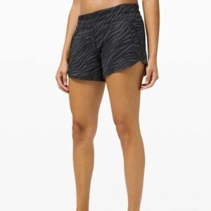 Lululemon Black Tiger Print Hotty Hots 2.5”